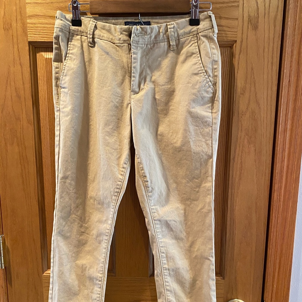 Aeropostale Skinny Khakis. In Great condition!!